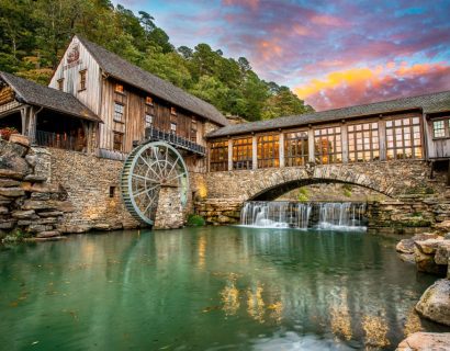 4K Ultra HD JPG-2014_DogwoodCanyon_BestOfDWC_MillEntrance_0001